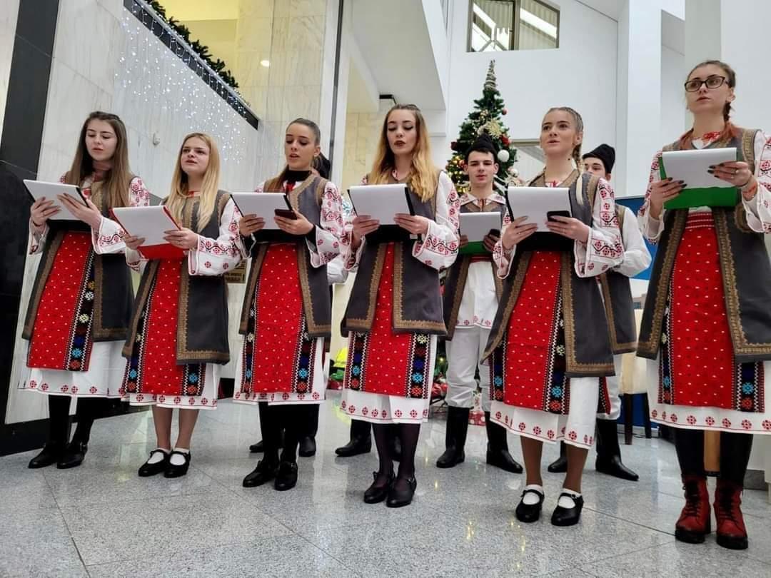 Ansamblul folcloric al liceului